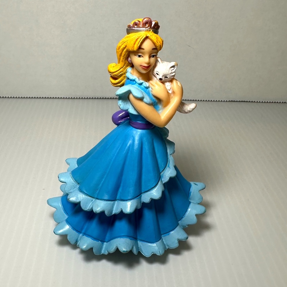 PAPO The Enchanted World Princess Figurine Blue dress holding kitten 1912 RARE